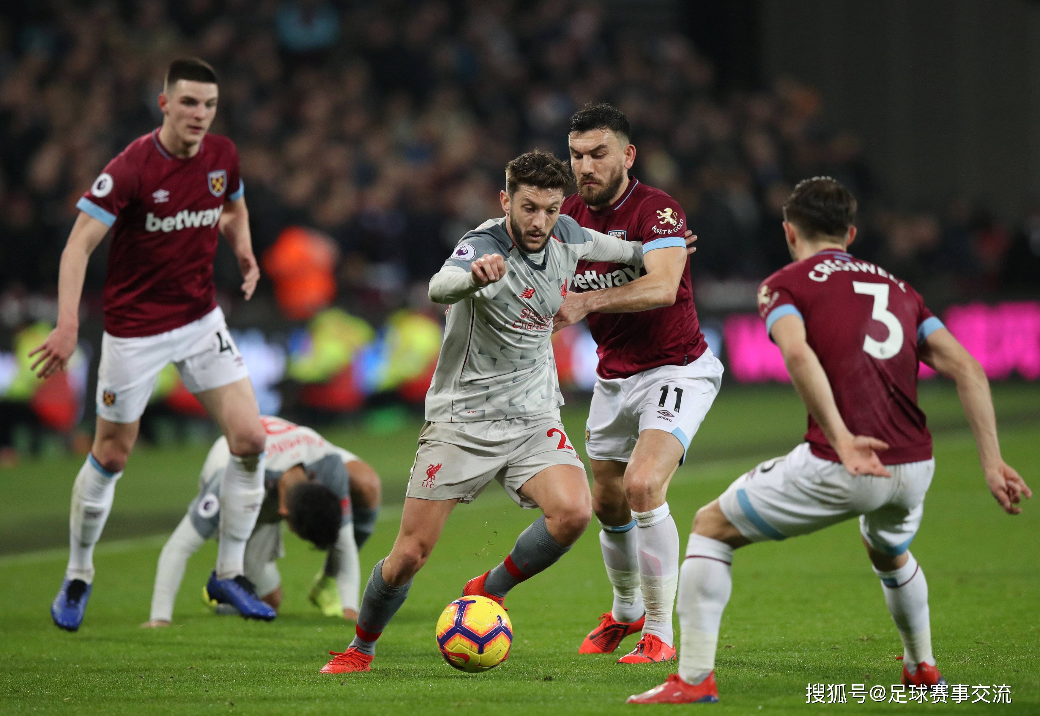 火力全开！哈登打满首节12分钟，0罚球砍下13分2助攻