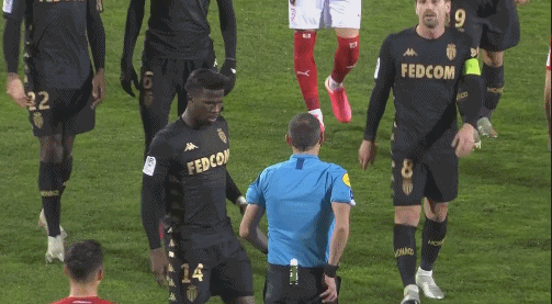 纳尼：若昂-内维斯球商极高，本该会是曼联出色的引援（纳尼：若昂·内维斯比赛阅读能力极强，本可成为曼联的理想引援）