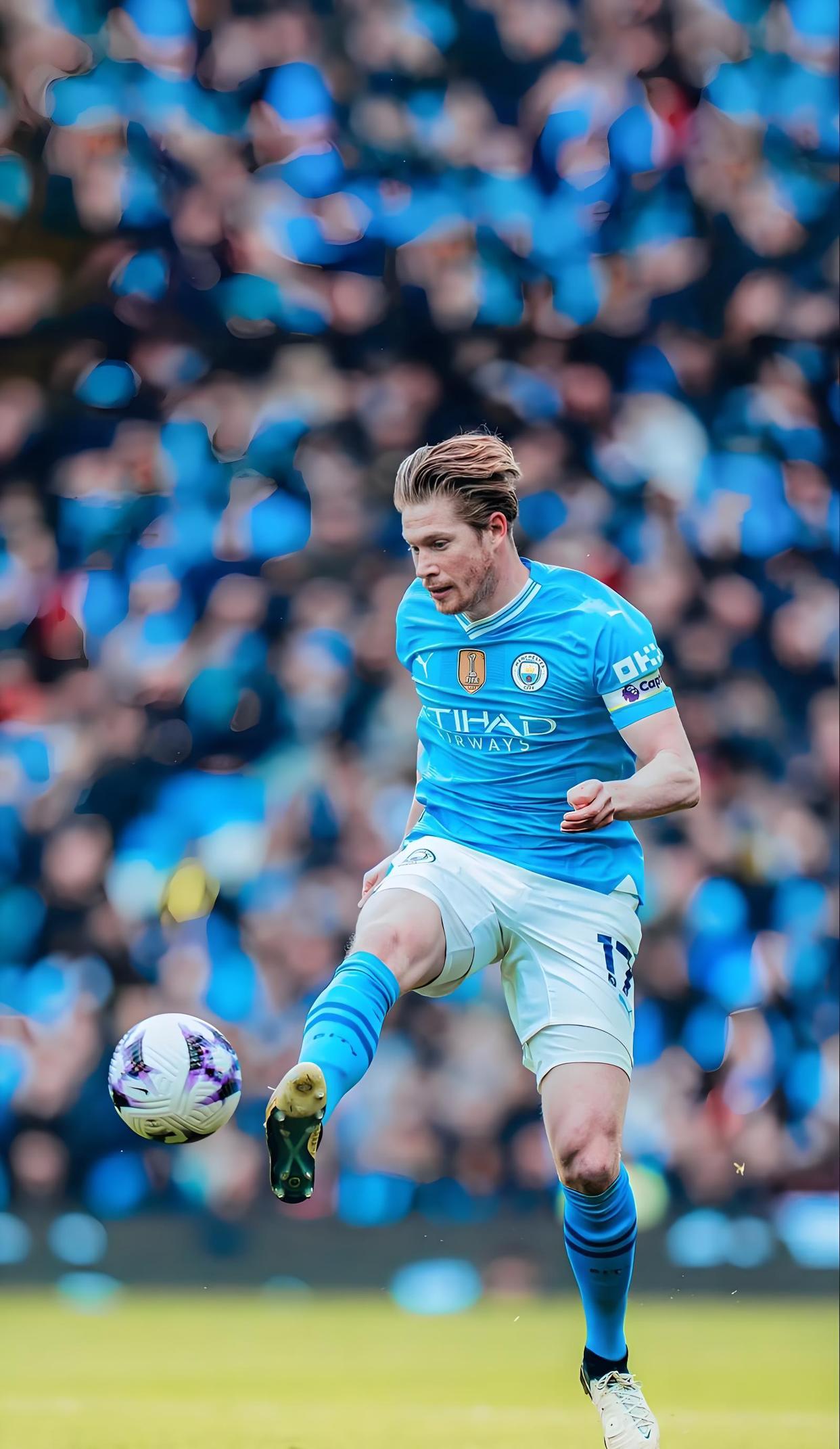 埃贝尔：孔帕尼是我最棒的签约之一，他对足球有清晰的思路