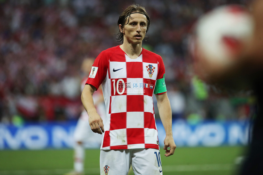 意媒：伊布、费拉拉入选米兰冬奥会火炬传递阵容